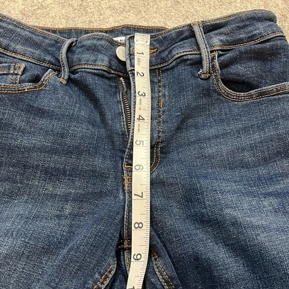 Old Navy  Rockstar Supper Skinny Mid Rise Jeans, Size 4. - Picture 9 of 9